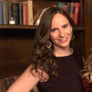 Meet your Posher, Caitlin